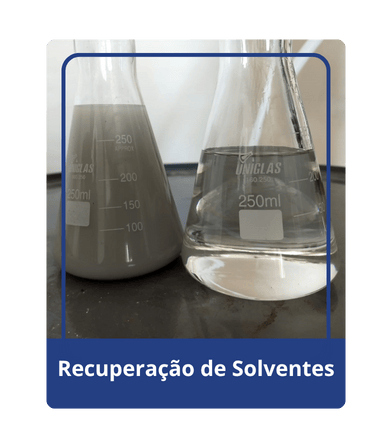 Foto de processo de recuperação de solvente industrial, destacando equipamentos especializados, sustentabilidade e eficiência na reutilização de materiais químicos.